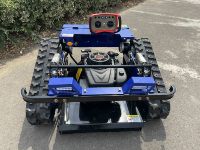 2025 le dernier robot tondeuse à chenilles nettoie le désherbage de la pelouse de la ferme de l'échelle