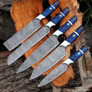 Ensemble de couteaux de chef en acier Damas artisanal de qualité supérieure, manche en bois ambidextre, lames à 67 couches, ensemble multifonctionnel de cinq pièces pour - Product Image 6