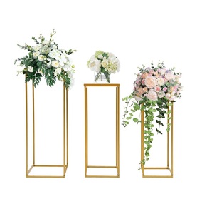 Support de fleurs fait à la main pièce maîtresse support de fleurs en métal de table de mariage en or pour la décoration de mariage support de fleurs en arc. - Product Image 2