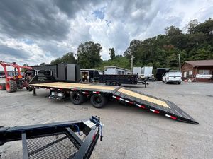 รถพ่วงไฮดรอลิกแบบคอห่าน ปี 2026 ขนาด 102x32 นิ้ว รับน้ำหนักได้ 24,000 ปอนด์ สำหรับขนส่งเครื่องจักรและงานก่อสร้าง - Product Image 3