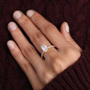 แหวนหมั้นเพชรเลี้ยงในห้องปฏิบัติการทรงกลมพร้อมวงแหวนเงินแท้ประดับเพชรแบบซ่อน 2.00 กะรัต ดีไซน์หรูหราสำหรับงานแต่งงาน - Product Image 3