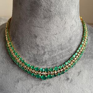 Collier à lueur émeraude rayonnante en or jaune 14 carats fabriqué pour mettre en valeur la beauté verte naturelle et la brillance de luxe Looks élégants et parfaits - Product Image 2