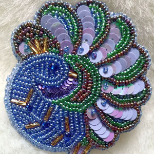 Porte-clés en perles jaunes et vertes, broderie de perles, broderie de perles de rocaille faite à la main, breloques pour sac avec motif de festival - Product Image 1