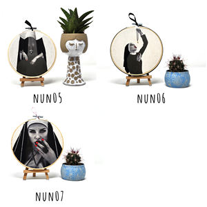 Arte de Bordado Moderno para Colgar en la Pared, Monjas Eróticas de 15 cm - Product Image 3