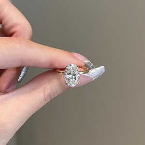 แหวนหมั้นเพชรทรงรี 4.10 กะรัต ทองคำ 14K สีเหลือง งานฝีมือสำหรับเจ้าสาวในงานแต่งงาน - Product Image 1