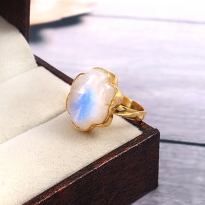 Bague d'éternité bohème en argent sterling 925 pour femme classique Rainbow Moonstone Vermeil Bezel Setting Nickel-Free Gold Plated - Product Image 3