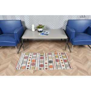 Alfombra Pequeña Kilim Vintage de 1.9x4 pies (57x123 cm), Alfombra Turca de Lana Blanca con Diseño Floral - Product Image 2
