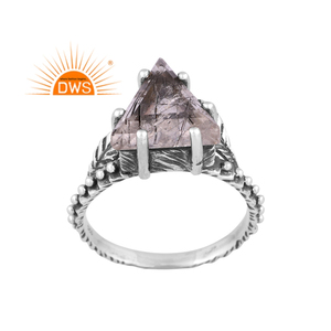 แหวนดีไซน์สามเหลี่ยมพลอยสังเคราะห์สีดำธรรมชาติสีเงินสเตอร์ลิงออกซิไดซ์ - Product Image 1