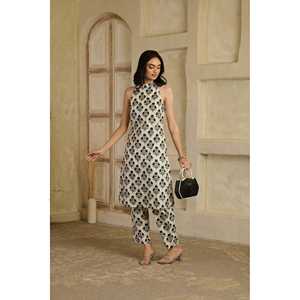 Conjunto de Top Halter sin Mangas y Kurta de Algodón Mulmul Bordado y Transpirable de Poppy Play - Product Image 6