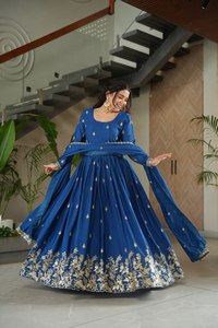 Últimas mujeres boda desgaste Chinnon Material con bordado Zari lentejuelas trabajo Anarkali vestidos de manga larga con borde de encaje Dupatta - Product Image 3