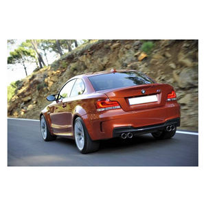 BMW Série 1 M Coupé (E82) Coupe AWD haute performance avec pneus R15 Sièges en cuir Style agressif Intérieur sombre - Product Image 3