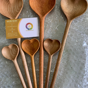 ชุดชามไม้และช้อนไม้ ผลิตจากไม้ธรรมชาติ เหมาะสำหรับชุดโต๊ะอาหารในครัวและการเสิร์ฟในชีวิตประจำวัน ผลิตในเวียดนาม - Product Image 1