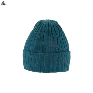 Gorro de Invierno Personalizado con Logotipo Bordado, Hecho en Pakistán, al por Mayor, Precio Económico, Diseño Sencillo, Alta Calidad, Unisex para Adultos - Product Image 5
