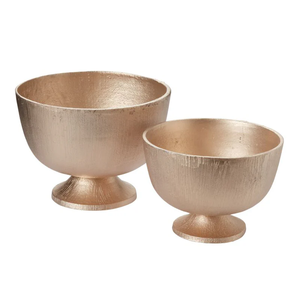 Cuenco de servicio con pedestal de latón tradicional con acabado dorado y borde festoneado para centro de mesa - Product Image 4