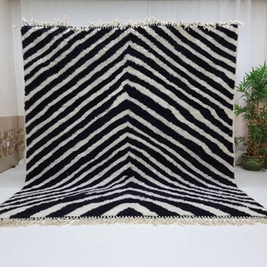 Mềm Benourain Ma-rốc Thảm Handmade Sọc Màu Trắng Và Màu Đen Ngựa Vằn Mô Hình Tùy Chỉnh Thảm Len Berber Khu Vực Thảm Tại Nhà Máy Giá - Product Image 1