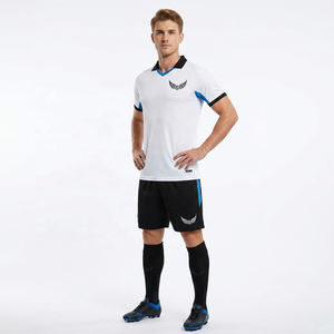 Conjunto Deportivo de Fútbol para Hombre, Camiseta Blanca con Pantalones Cortos Negros, Cuello en V, Manga Corta, Poliéster que Absorbe la Humedad - Product Image 5