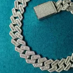 Iced Out Cuban Link Chain Bracelet VVS Lab Diamond Baguatte Diamond Jewelry 10K 14K oro sólido proveedor directo B2B de India - Product Image 1
