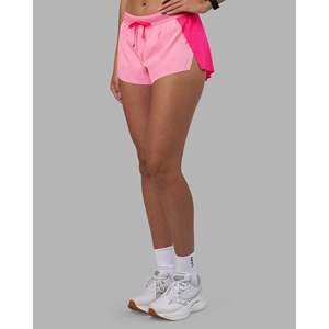 Shorts de course mi-longs Accelerate 3 pour femme - Ultra Rose Bonbon, en Spandex athlétique avec détails en strass - Product Image 2