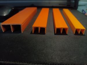 Perfil de PVC Extruido en Forma de E Directo de Fábrica para Muebles Industriales y Proyectos de Construcción - Product Image 2