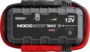 Arrancador de Baterías Portátil Ultra Seguro Sales Boost Max GB250 de 5250 Amperios y 12 Voltios - Product Image 2