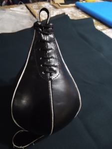 Ballon de frappe rapide en cuir PU à double extrémité, sac de vitesse suspendu en forme de poire avec équipement d'entraînement de réaction visuelle, ballon d'entraînement de boxe - Product Image 2