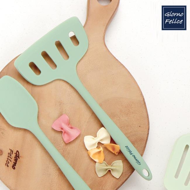 สีเขียวอ่อน