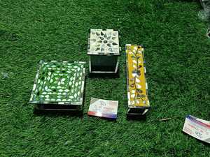 Elegante Colección de Regalos para Ramadán Kareem, Caja de Acrílico de Primera Calidad para Postres y Dulces con Tapa de Madera y Madreperla - Product Image 6