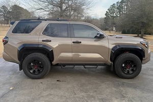 Toyota 4Runner TRD Pro 4WD/AWD 2025, Automático de 8 Velocidades - Product Image 2
