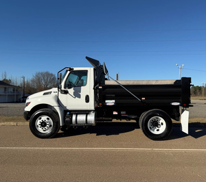 Camion à benne basculante d'occasion super propre 2024 2023 2020 Internationals MV607 Camion à benne basculante 5/6 yards - Product Image 4