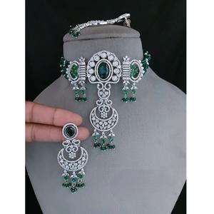 Ensemble de tour de cou en diamant américain à la mode avec boucles d'oreilles déclaration diamant américain pour femmes et filles pour les fiançailles de mariage - Product Image 1