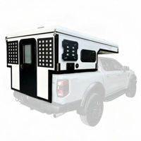 Camper tout-terrain avec toit en tissu escamotable - Basecamp complet pour les voyages en forêt, en montagne et sur sentiers accidentés