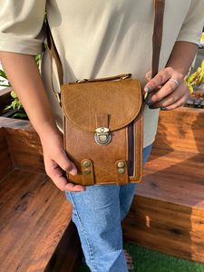 กระเป๋าสะพายข้างหนังวัวแท้แบบใหม่มีหลายช่องและที่ใส่โทรศัพท์มือถือแบบเย็บด้วยมือมีสายสะพายสำหรับทุกเพศ - Product Image 2