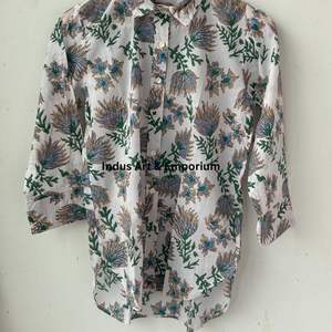 Chemise imprimée à bloc à la main Chemises élégantes pour femmes Chemise en tissu de coton doux imprimé à bloc à la main indienne en vente au meilleur prix - Product Image 1