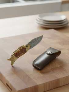 Couteau pliant de chasse en acier inoxydable de qualité supérieure, manche en bois de poisson, cadeau OEM avec étui en cuir - Product Image 2