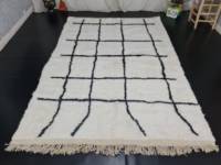 Alfombra Marroquí de Lana de Pelo Largo Hecha a Mano con Patrón Abstracto, Lavable, Antideslizante, con Base Anudada, Blanca y Negra, Venta al por Mayor OEM de Nitin Exports