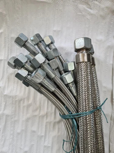 Tubo de manguera compuesto flexible de acero POLYHOSE para aplicaciones de agua de aceite químico hasta 250 grados de conductividad térmica - Product Image 5