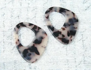 Pendientes de Cuerno de Búfalo de Estilo Náutico Orgánico para Mujer al Mejor Precio, Hechos a Mano, Pulidos, Decoraciones Navideñas, Ecológicos y Naturales - Product Image 2