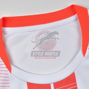 Ropa Deportiva Reversible al por Mayor, Jersey de Fútbol 100% Poliéster, Diseño Personalizado, Jersey de Fútbol Transpirable - Product Image 3