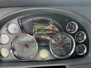 Camion semi-remorque couchette T680 2020 le plus vendu à faible coût - Toit surélevé, 450 CV, boîte automatique 12 vitesses, livraison à domicile dans le monde entier - Product Image 2