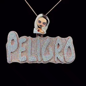 Colgante Hip Hop Unisex Cristiano de la Mejor Calidad, Chapado en Oro de 10K, Plata de Ley 925, Moissanita VVS con Corte Baguette, Disponible para la Venta - Product Image 1