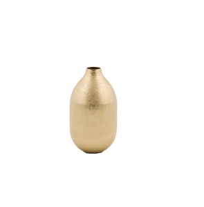 Vase à fleurs en fer artisanal de luxe avec charme rustique et élégance antique pour décoration de table à manger de mariage et de salon - Product Image 4