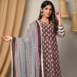 Belle Designer Femmes Haute Qualité Rayonne Imprimé Anarkali Kurti Avec Pantalon & Dupatta (Ensemble 3Pc) pour femmes et filles - Product Image 1