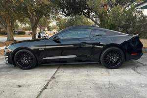 Ford Mustang GT Coupé 2023 Usado en Buen Estado, Motor V8 Supercargado, Modificaciones de Rendimiento, Propiedad del Sur - Product Image 3