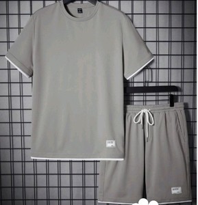 Conjunto personalizado de camisa hawaiana y pantalones cortos para escapadas tropicales - Product Image 1