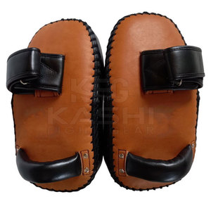 Escudo de Entrenamiento Resistente, Superficie de Cuero de Alta Calidad, Acolchado Grueso, Correas Ajustables, Transpirable y Suave para Boxeo/Kickboxing - Product Image 5