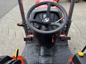 Tractor Kubota LX3520DTN 2025: Potencia Utilitaria Compacta para Agricultura de Precisión - Product Image 6