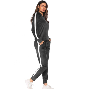 Survêtements en velours de haute qualité pour femmes avec logo personnalisé Nouveaux vêtements de sport en gros élégants pour la saison d'hiver - Product Image 4