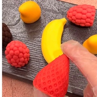 Glace en bâtonnets aux fruits miniatures saveur citron, mangue, fraise, pêche, avocat, emballage boîte, best-seller mondial
