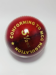 Ballon de cricket spécial en cuir rouge pour joueurs professionnels - Product Image 6