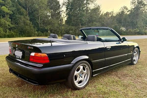 BMW M3 Convertible de 1999 Usado, Descapotable, Emoción Analógica, Espíritu de Conducción Puro, Rendimiento Clásico, en Venta - Product Image 2